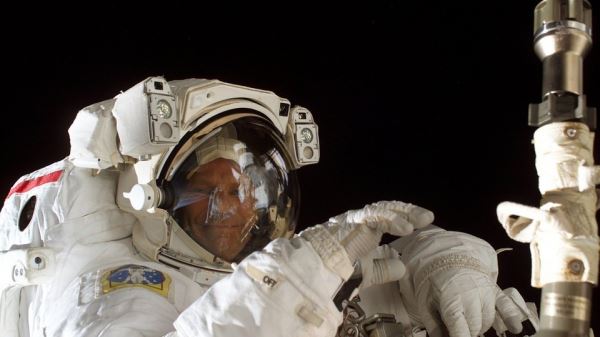 Космонавты на космических станциях видели НЛО и гигантских Ангелов