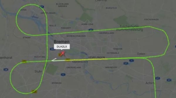 Пилот самолета Lufthansa нарисовал в небе гигантский пенис