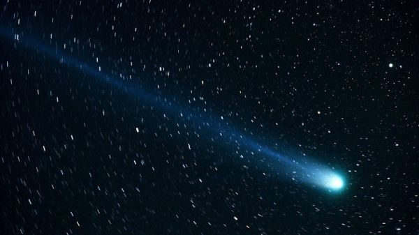 Жители Земли смогут наблюдать световое шоу, которое устроит летящая к Солнцу комета